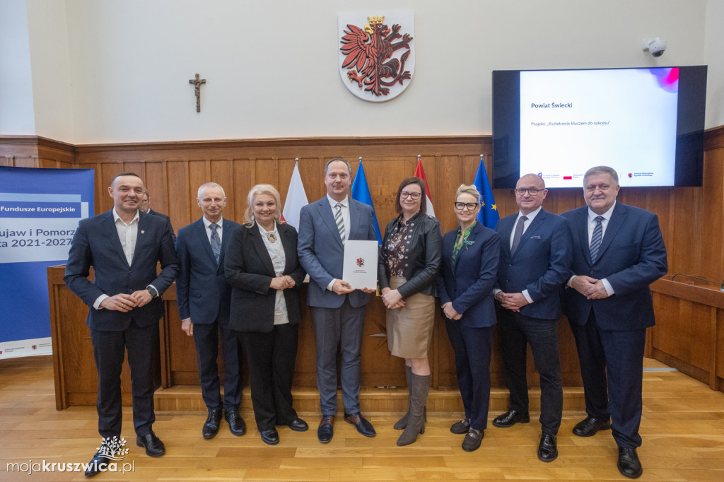 Cztery umowy o dofinansowanie projektów dla Gminy Kruszwica podpisane