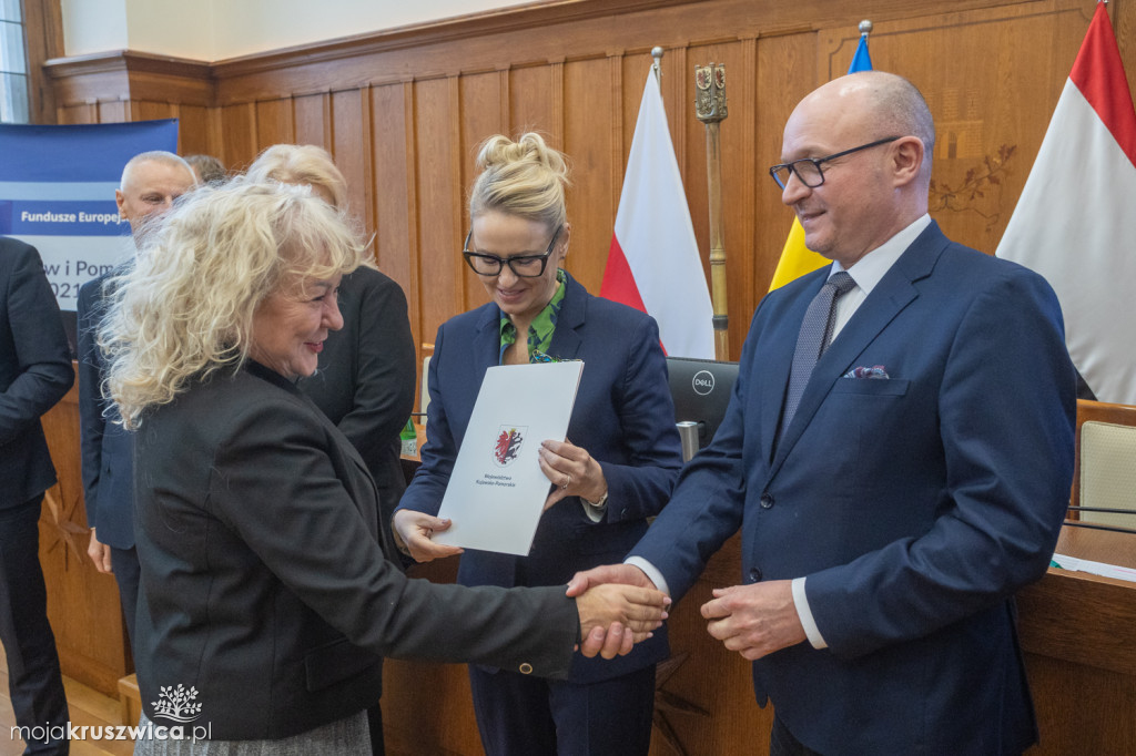 Cztery umowy o dofinansowanie projektów dla Gminy Kruszwica podpisane