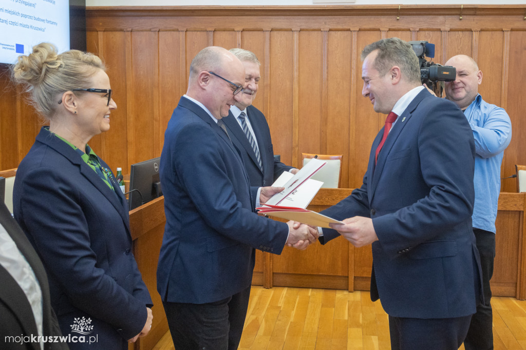 Cztery umowy o dofinansowanie projektów dla Gminy Kruszwica podpisane