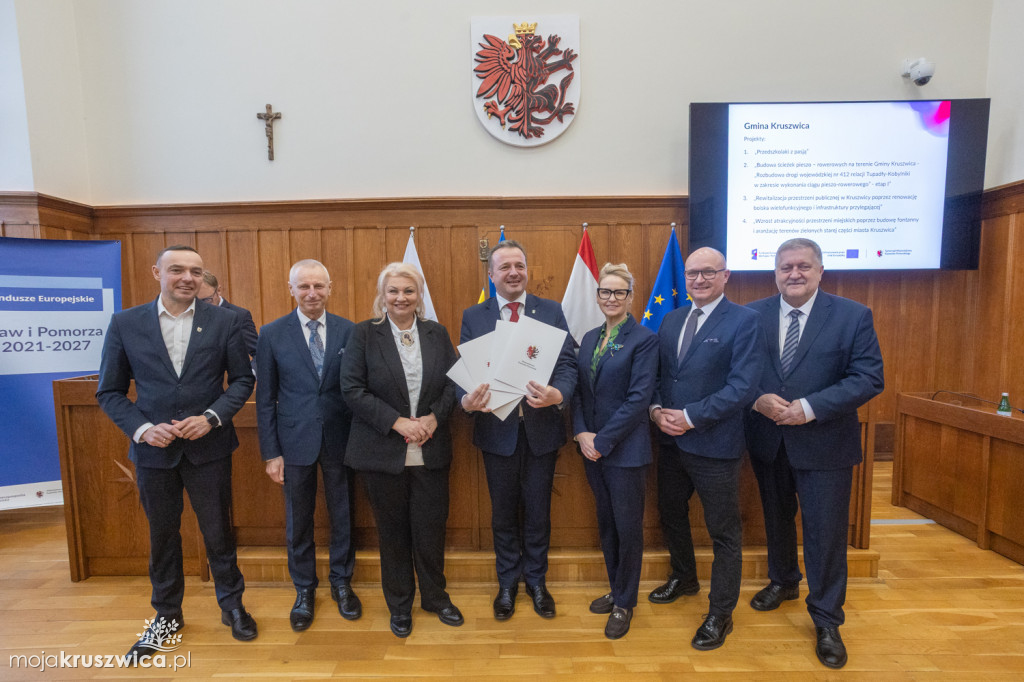 Cztery umowy o dofinansowanie projektów dla Gminy Kruszwica podpisane