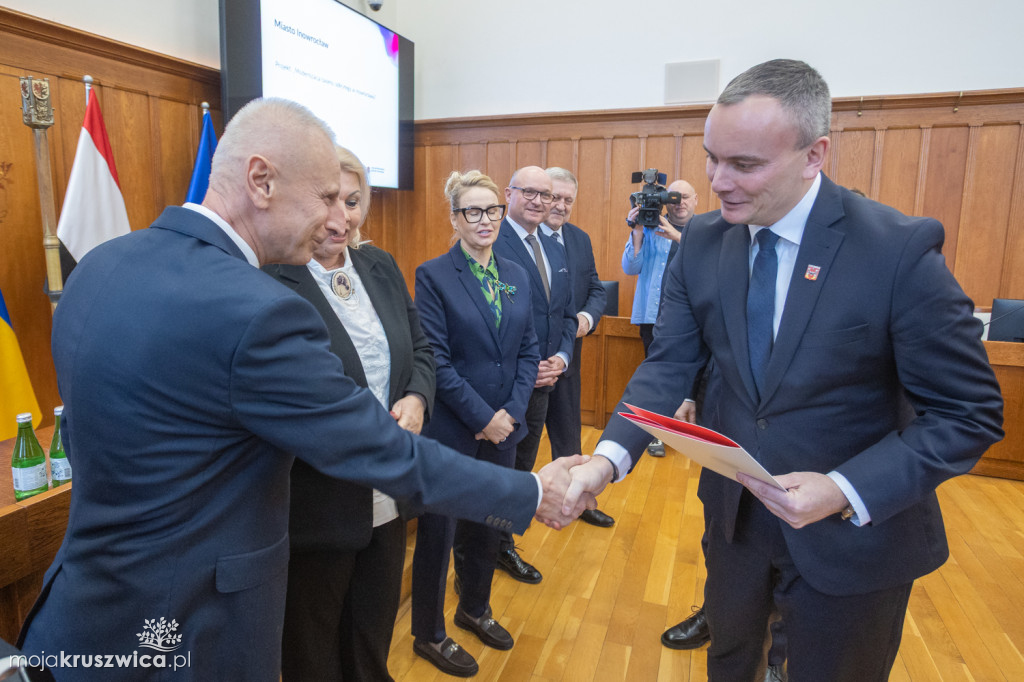 Cztery umowy o dofinansowanie projektów dla Gminy Kruszwica podpisane