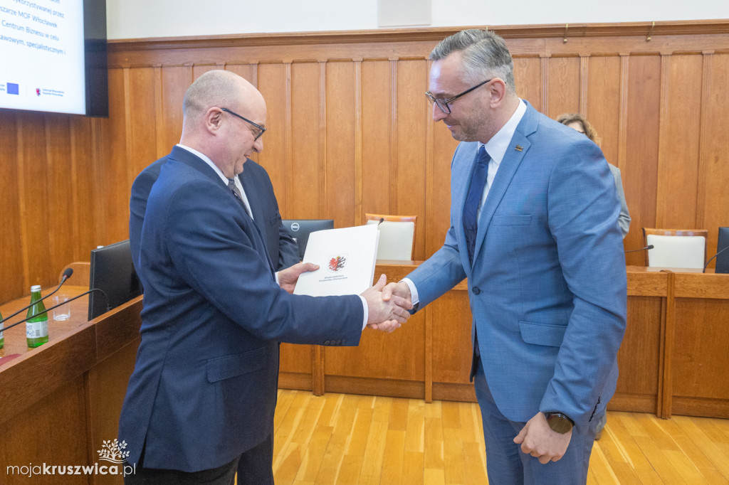 Cztery umowy o dofinansowanie projektów dla Gminy Kruszwica podpisane