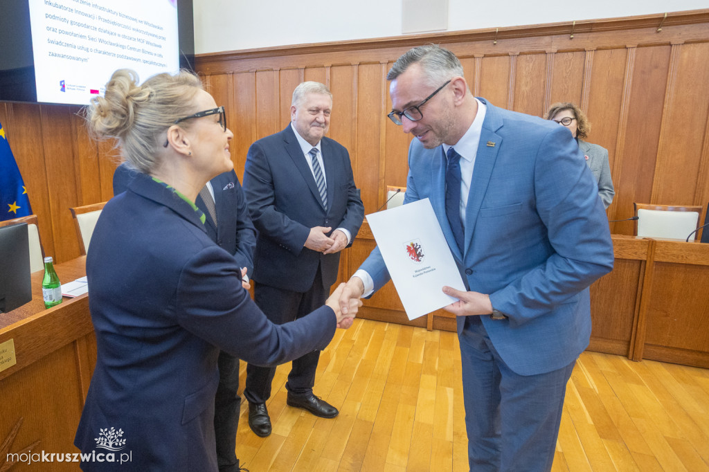 Cztery umowy o dofinansowanie projektów dla Gminy Kruszwica podpisane