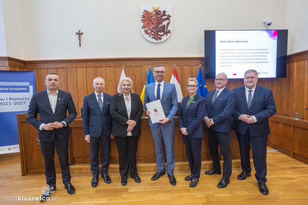 Cztery umowy o dofinansowanie projektów dla Gminy Kruszwica podpisane