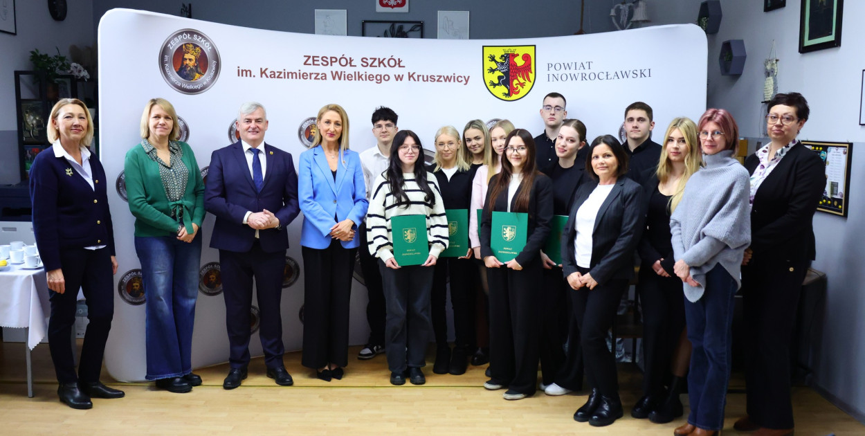 Certyfikaty dla uczniów Zespołu Szkół im. Kazimierza Wielkiego