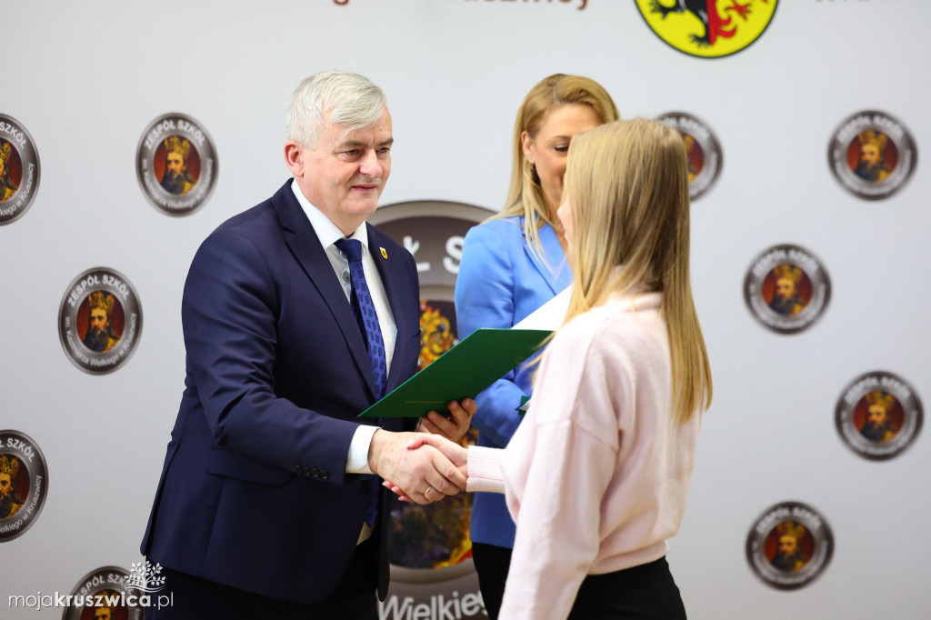 Certyfikaty dla uczniów Zespołu Szkół im. Kazimierza Wielkiego