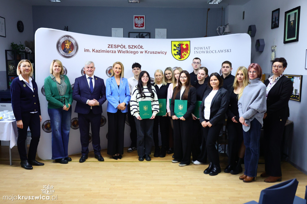 Certyfikaty dla uczniów Zespołu Szkół im. Kazimierza Wielkiego