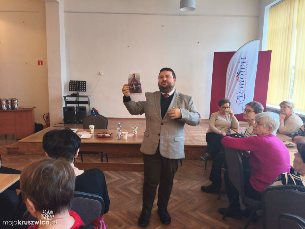 Trwa spotkanie słuchaczy UTW Kruszwica z dyrektorem szpitala w Inowrocławiu