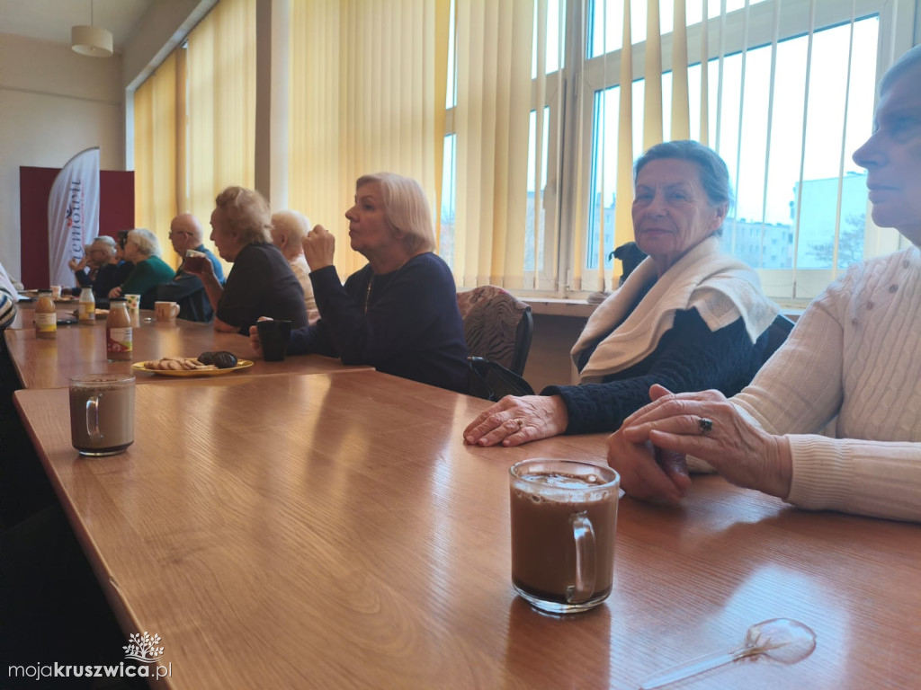 Trwa spotkanie słuchaczy UTW Kruszwica z dyrektorem szpitala w Inowrocławiu