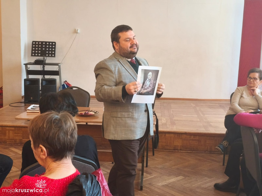 Trwa spotkanie słuchaczy UTW Kruszwica z dyrektorem szpitala w Inowrocławiu