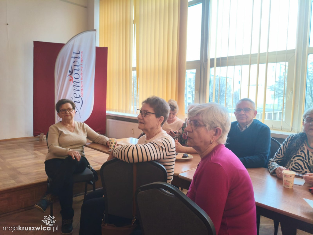 Trwa spotkanie słuchaczy UTW Kruszwica z dyrektorem szpitala w Inowrocławiu