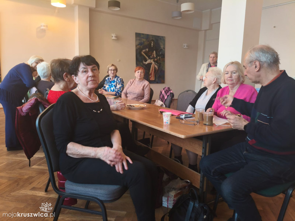 Trwa spotkanie słuchaczy UTW Kruszwica z dyrektorem szpitala w Inowrocławiu