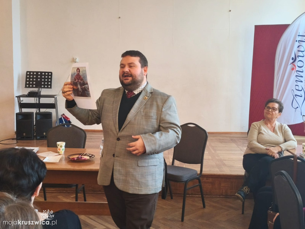 Trwa spotkanie słuchaczy UTW Kruszwica z dyrektorem szpitala w Inowrocławiu