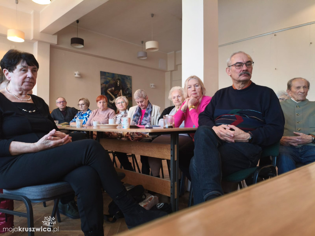 Trwa spotkanie słuchaczy UTW Kruszwica z dyrektorem szpitala w Inowrocławiu