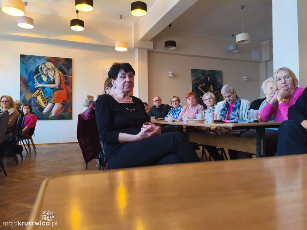 Trwa spotkanie słuchaczy UTW Kruszwica z dyrektorem szpitala w Inowrocławiu