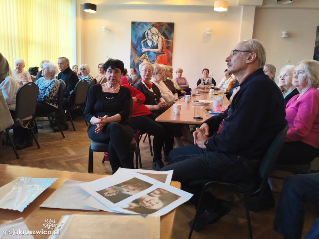 Trwa spotkanie słuchaczy UTW Kruszwica z dyrektorem szpitala w Inowrocławiu