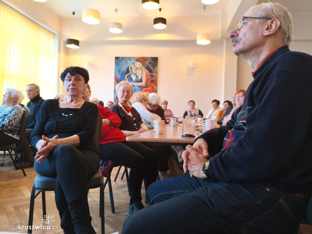 Trwa spotkanie słuchaczy UTW Kruszwica z dyrektorem szpitala w Inowrocławiu