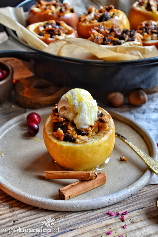 Gotuj z MojaKruszwica.pl: Zapiekane jabłka z miodem i bakaliami