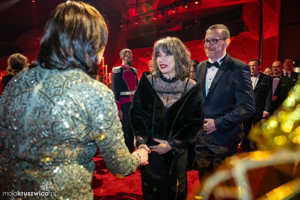 SCENA I POWITANIE GOŚCI