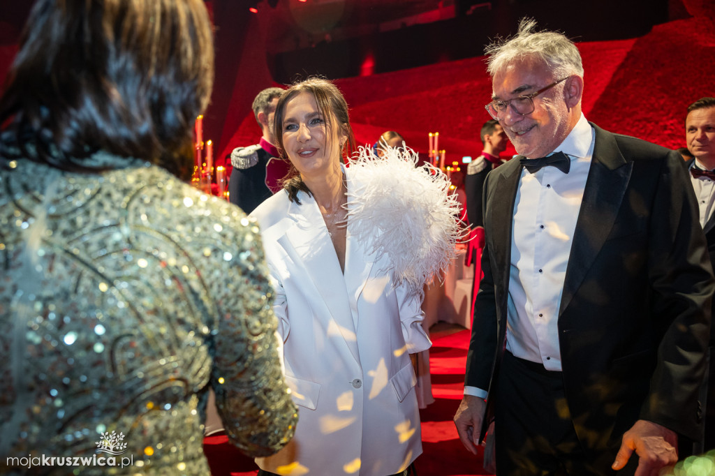 SCENA I POWITANIE GOŚCI