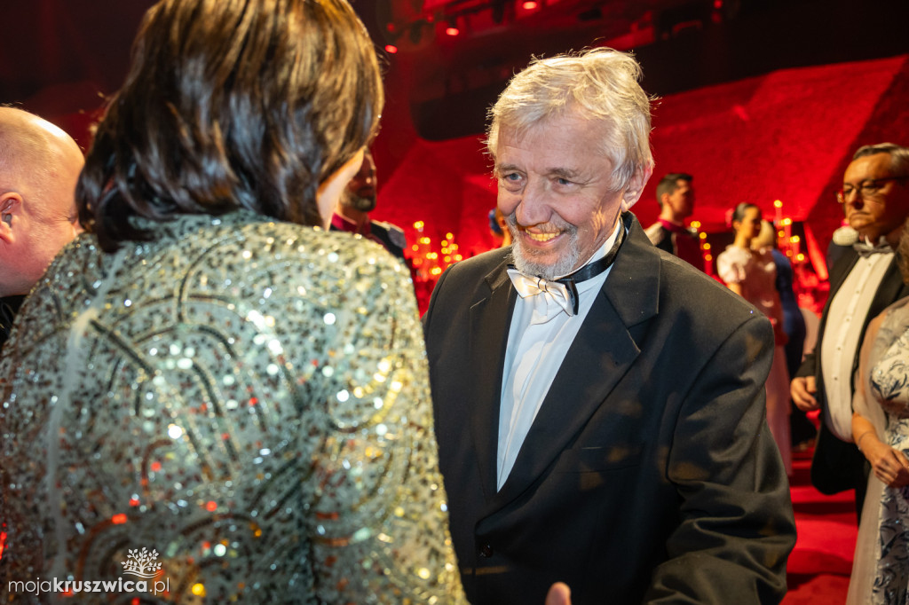 SCENA I POWITANIE GOŚCI