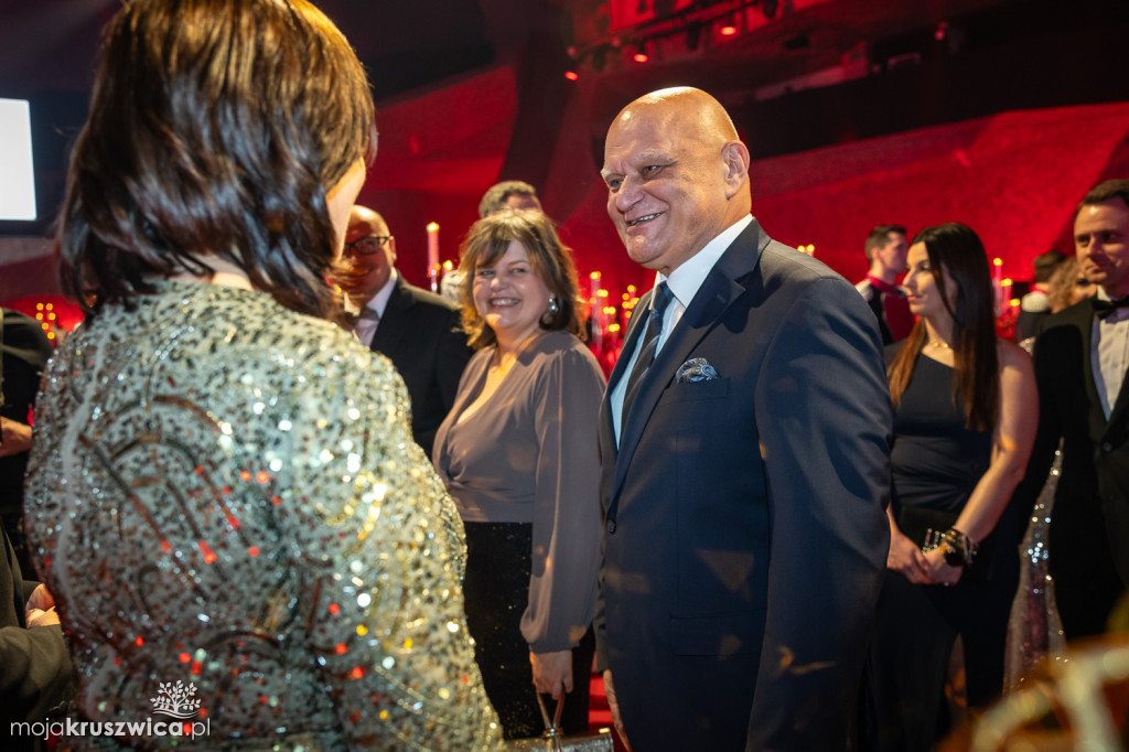 SCENA I POWITANIE GOŚCI