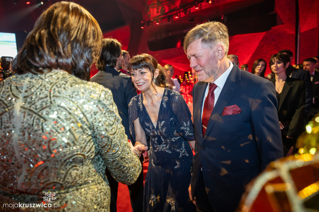 SCENA I POWITANIE GOŚCI