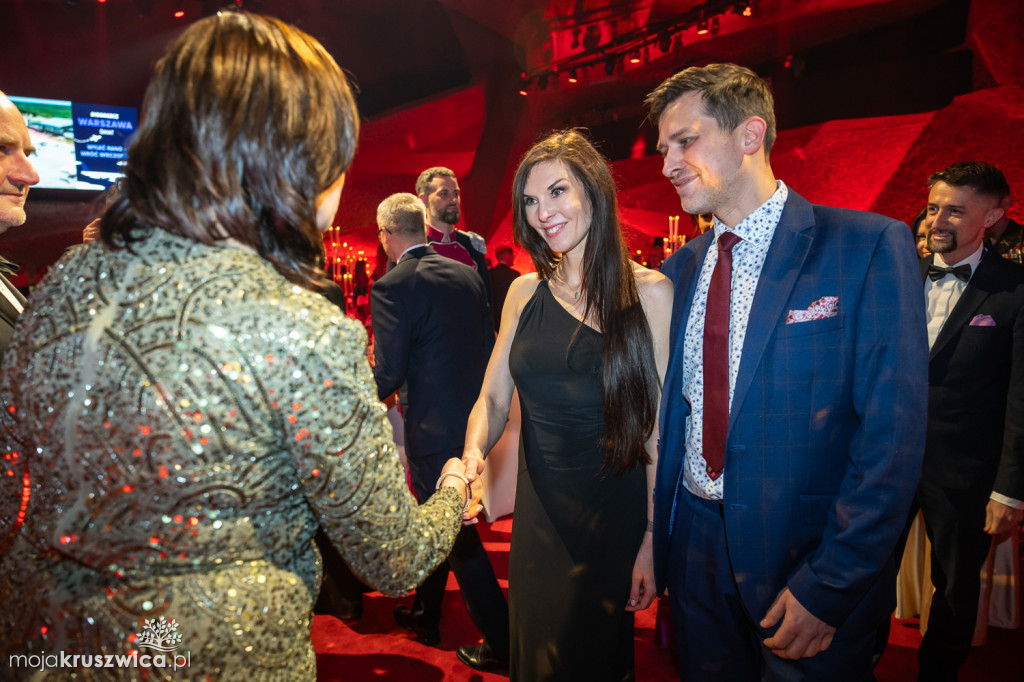 SCENA I POWITANIE GOŚCI