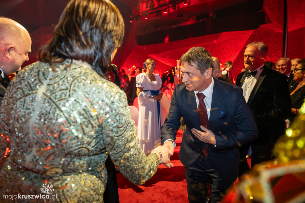 SCENA I POWITANIE GOŚCI