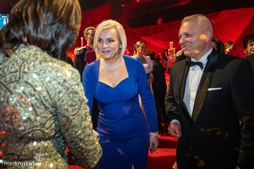 SCENA I POWITANIE GOŚCI