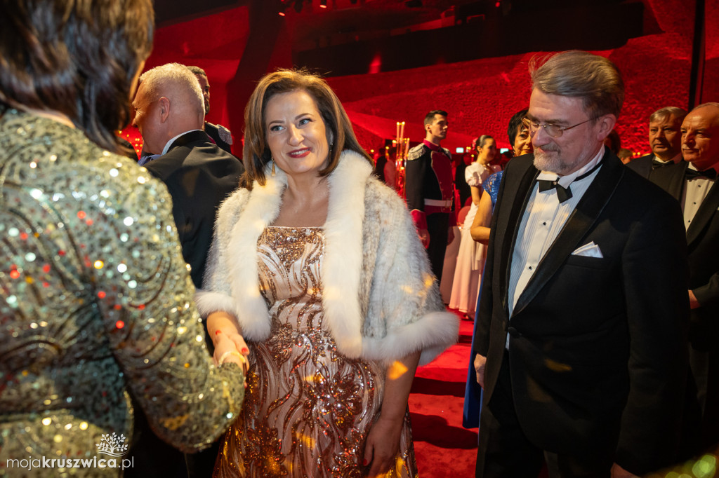 SCENA I POWITANIE GOŚCI