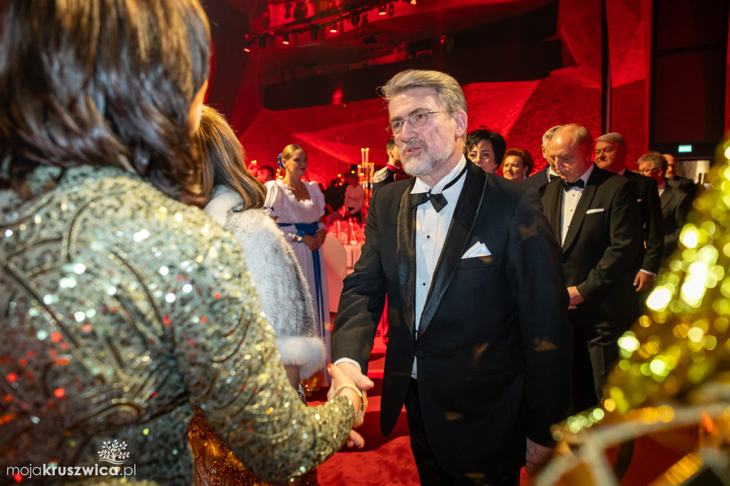 SCENA I POWITANIE GOŚCI