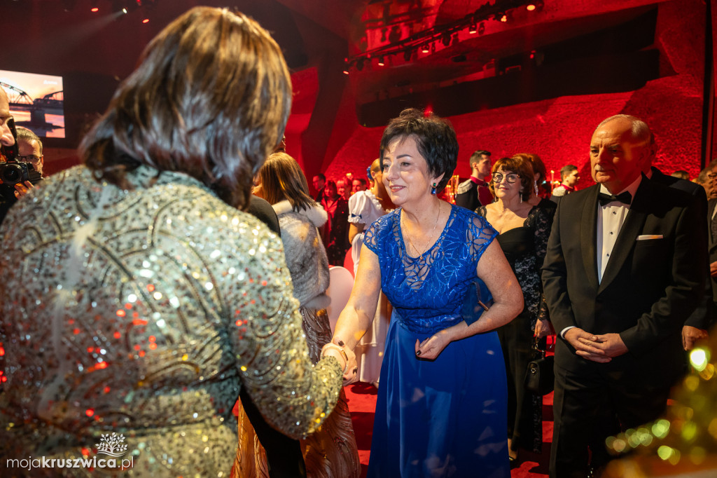 SCENA I POWITANIE GOŚCI