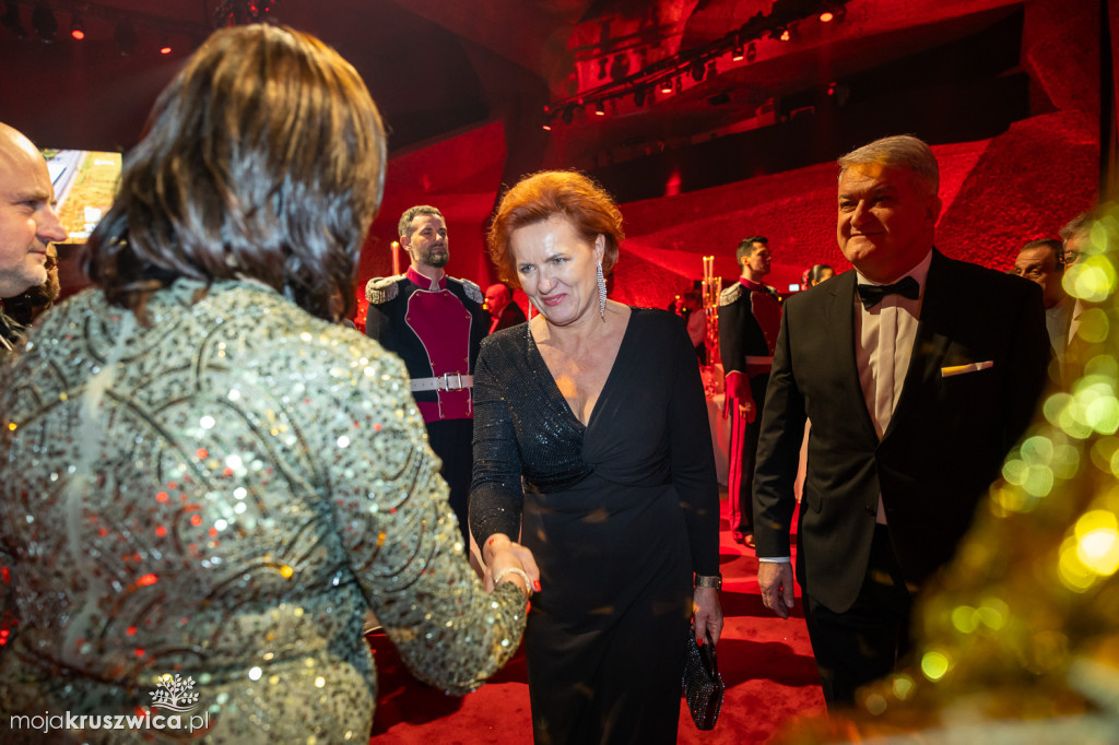 SCENA I POWITANIE GOŚCI