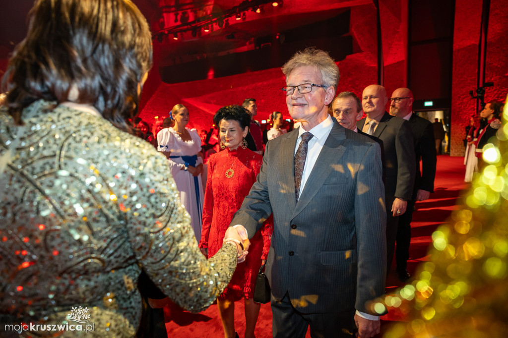 SCENA I POWITANIE GOŚCI