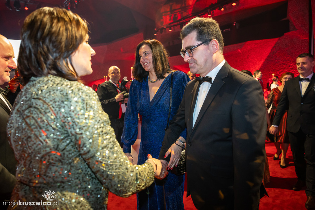 SCENA I POWITANIE GOŚCI