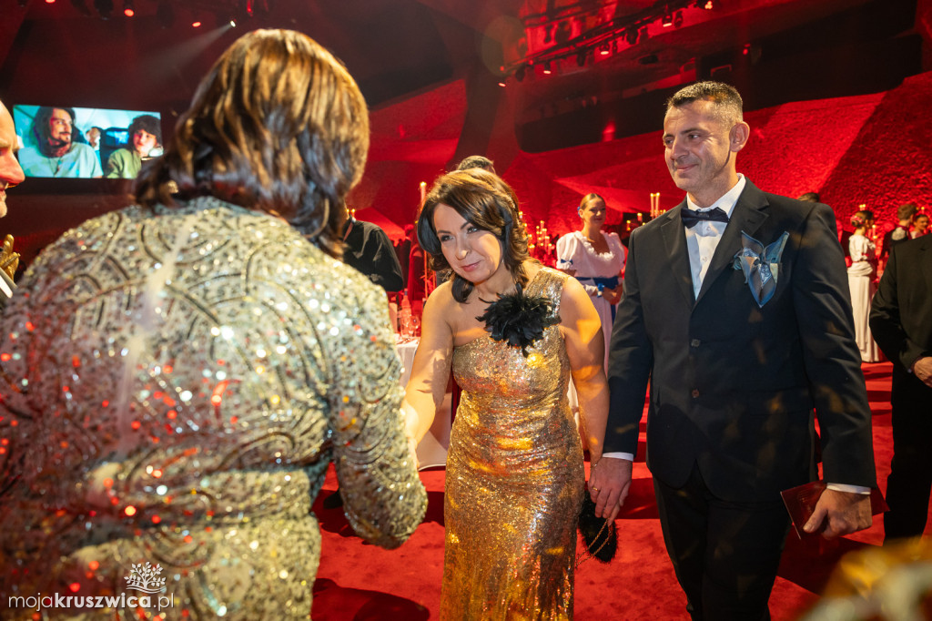 SCENA I POWITANIE GOŚCI