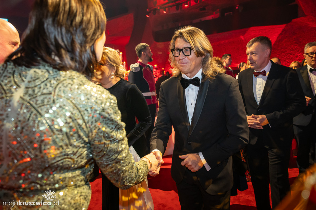 SCENA I POWITANIE GOŚCI