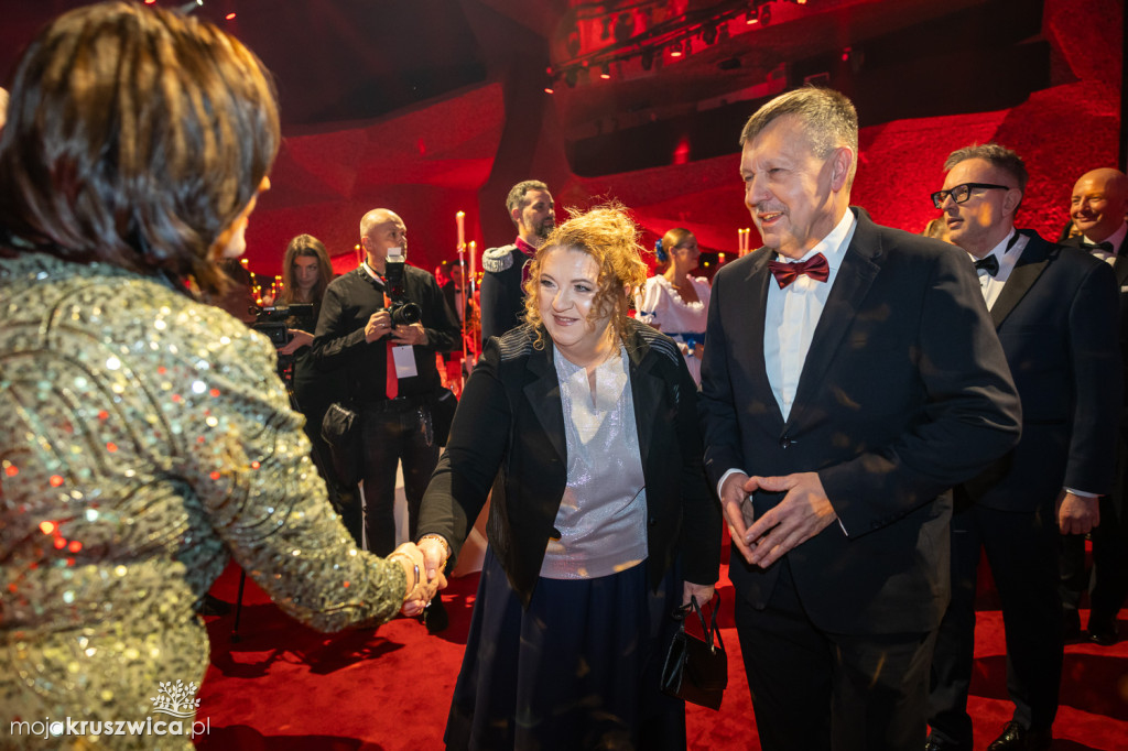 SCENA I POWITANIE GOŚCI