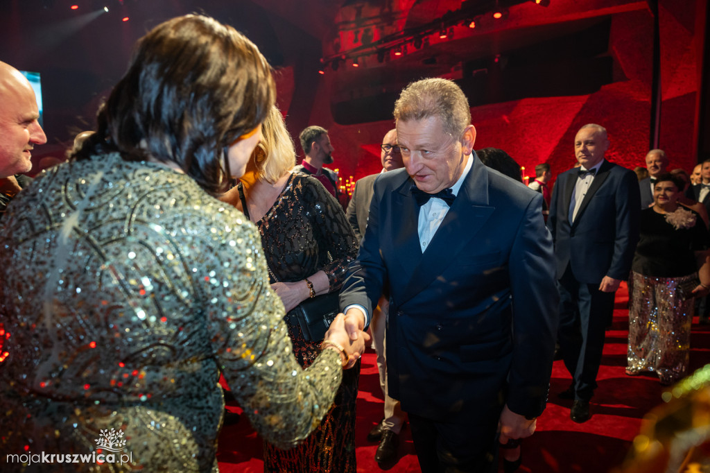 SCENA I POWITANIE GOŚCI