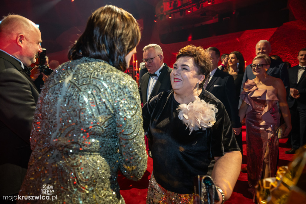 SCENA I POWITANIE GOŚCI