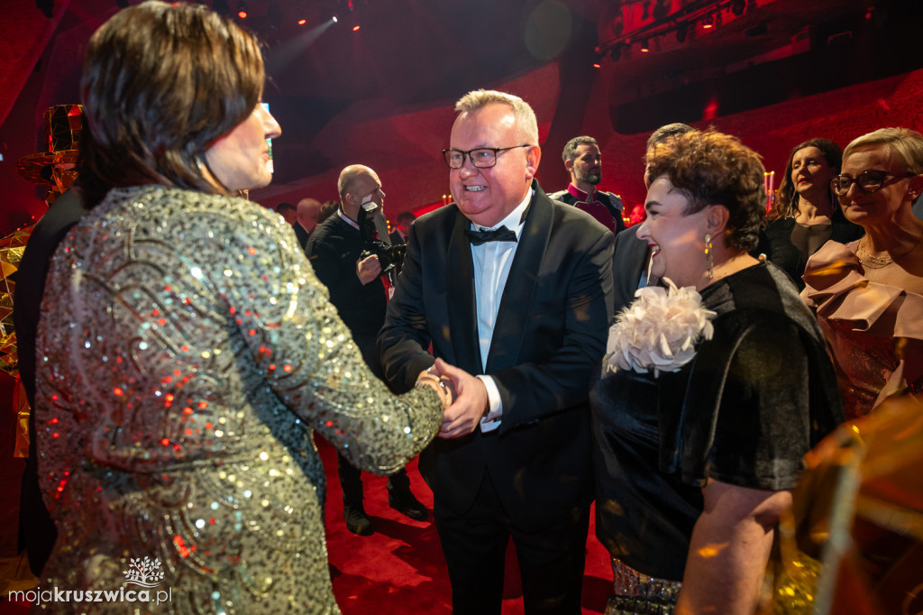 SCENA I POWITANIE GOŚCI