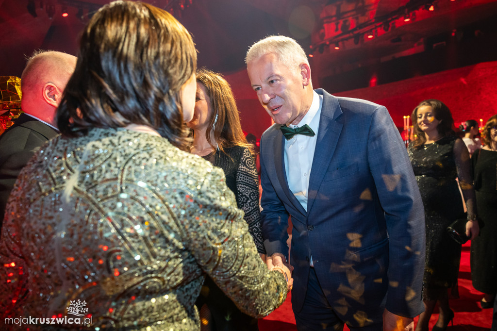 SCENA I POWITANIE GOŚCI