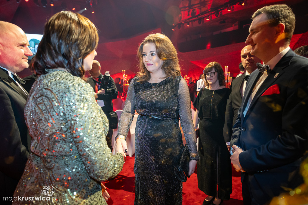 SCENA I POWITANIE GOŚCI