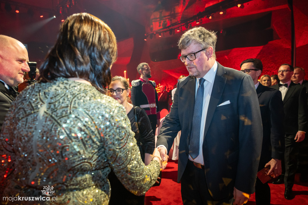 SCENA I POWITANIE GOŚCI