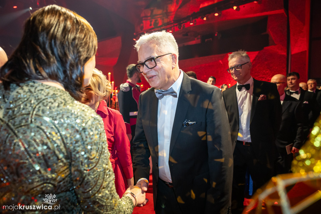 SCENA I POWITANIE GOŚCI