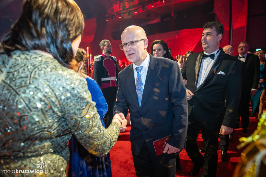 SCENA I POWITANIE GOŚCI