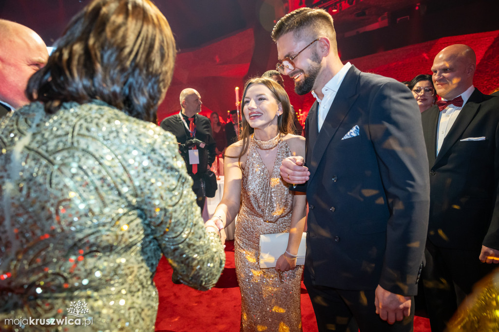 SCENA I POWITANIE GOŚCI