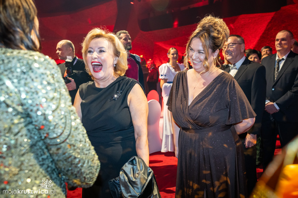 SCENA I POWITANIE GOŚCI