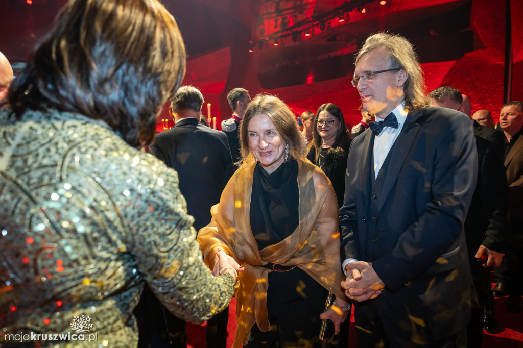 SCENA I POWITANIE GOŚCI